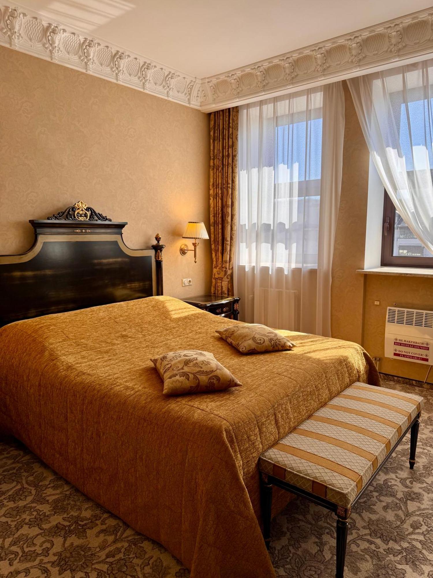 Axelhof Boutique Hotel Dnipro Exterior foto